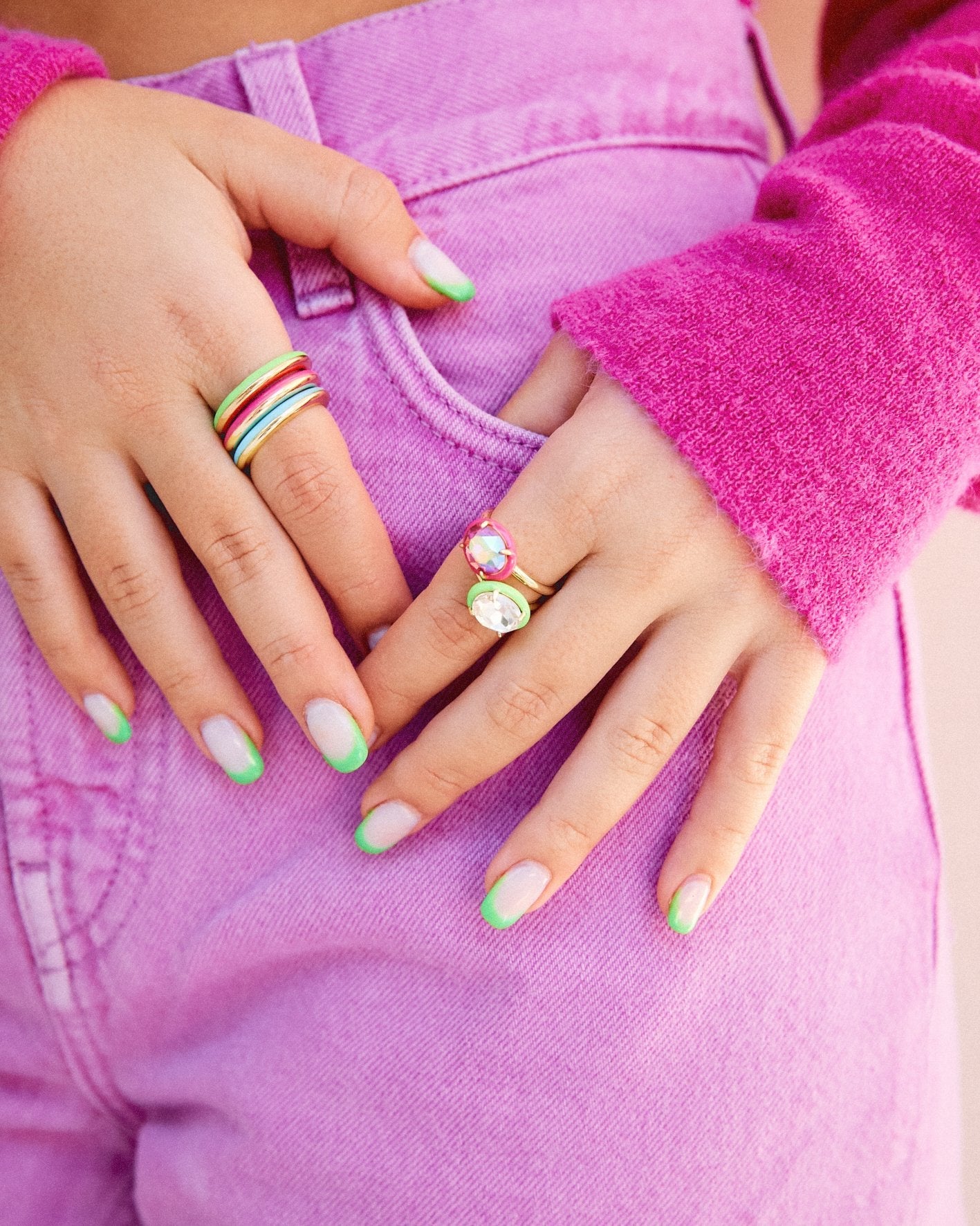#Colour_GREEN GLO
