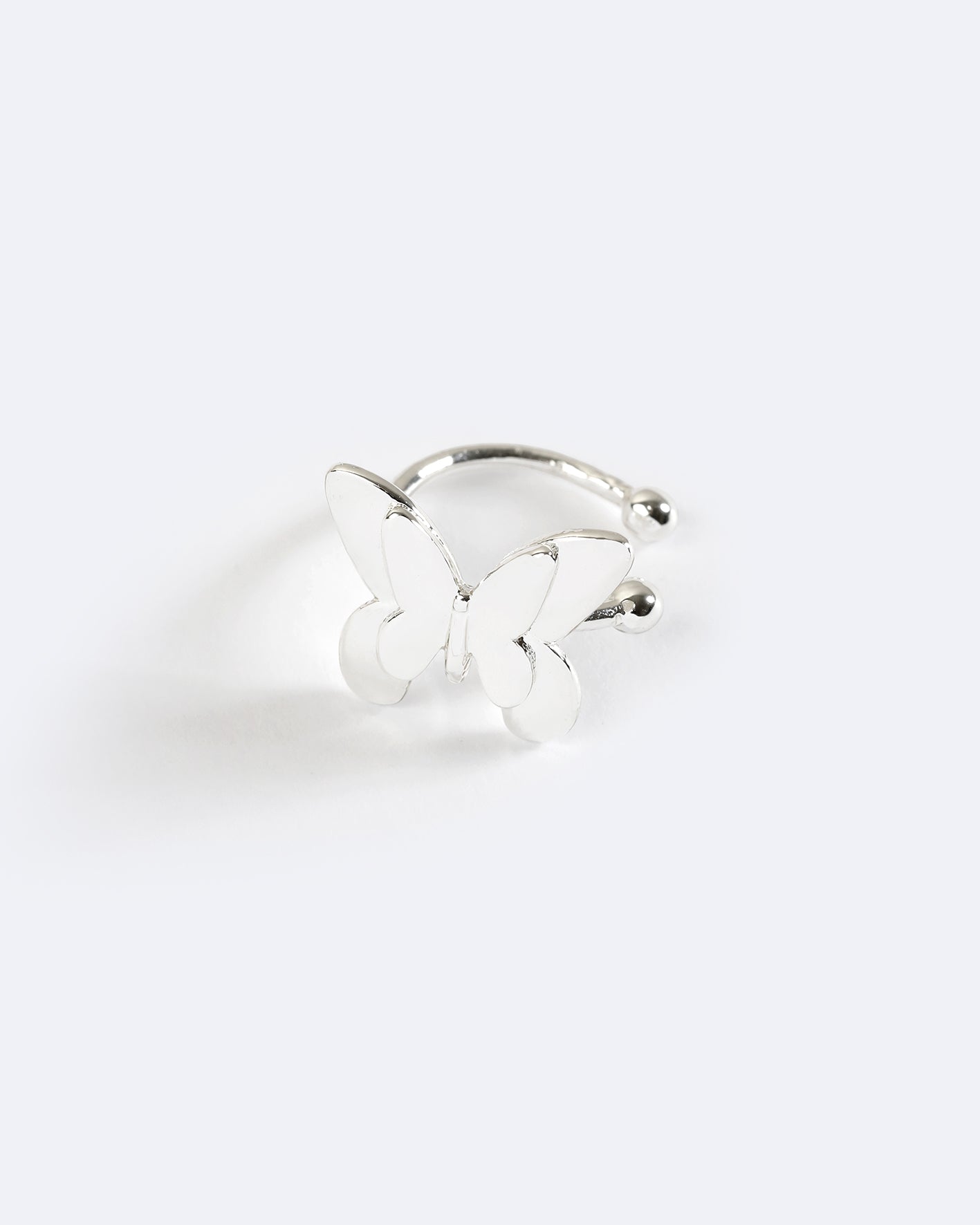 🎁 FLOATING BUTTERFLY EAR CUFF (100% off)