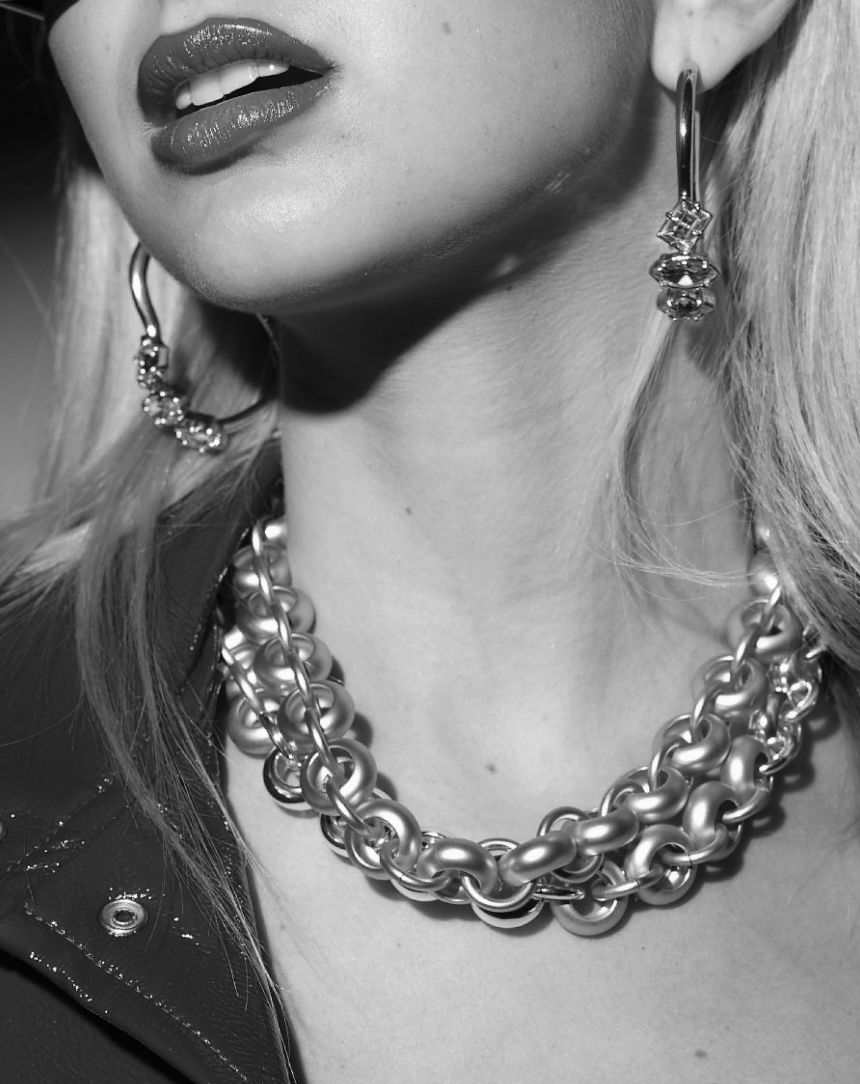 #Colour_SILVER