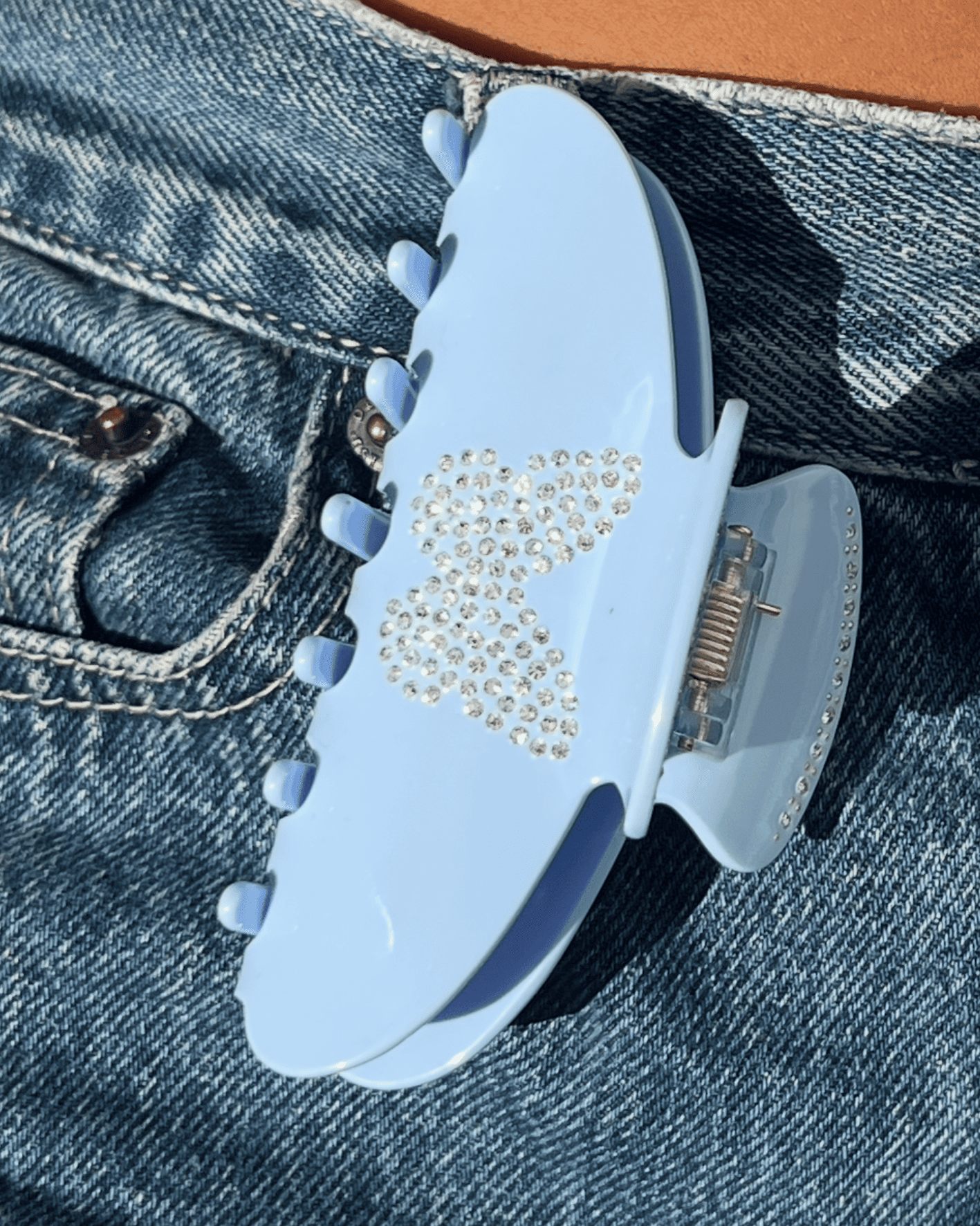 🎁 BUTTERFLY EFFECT CLAW CLAMP (100% off)