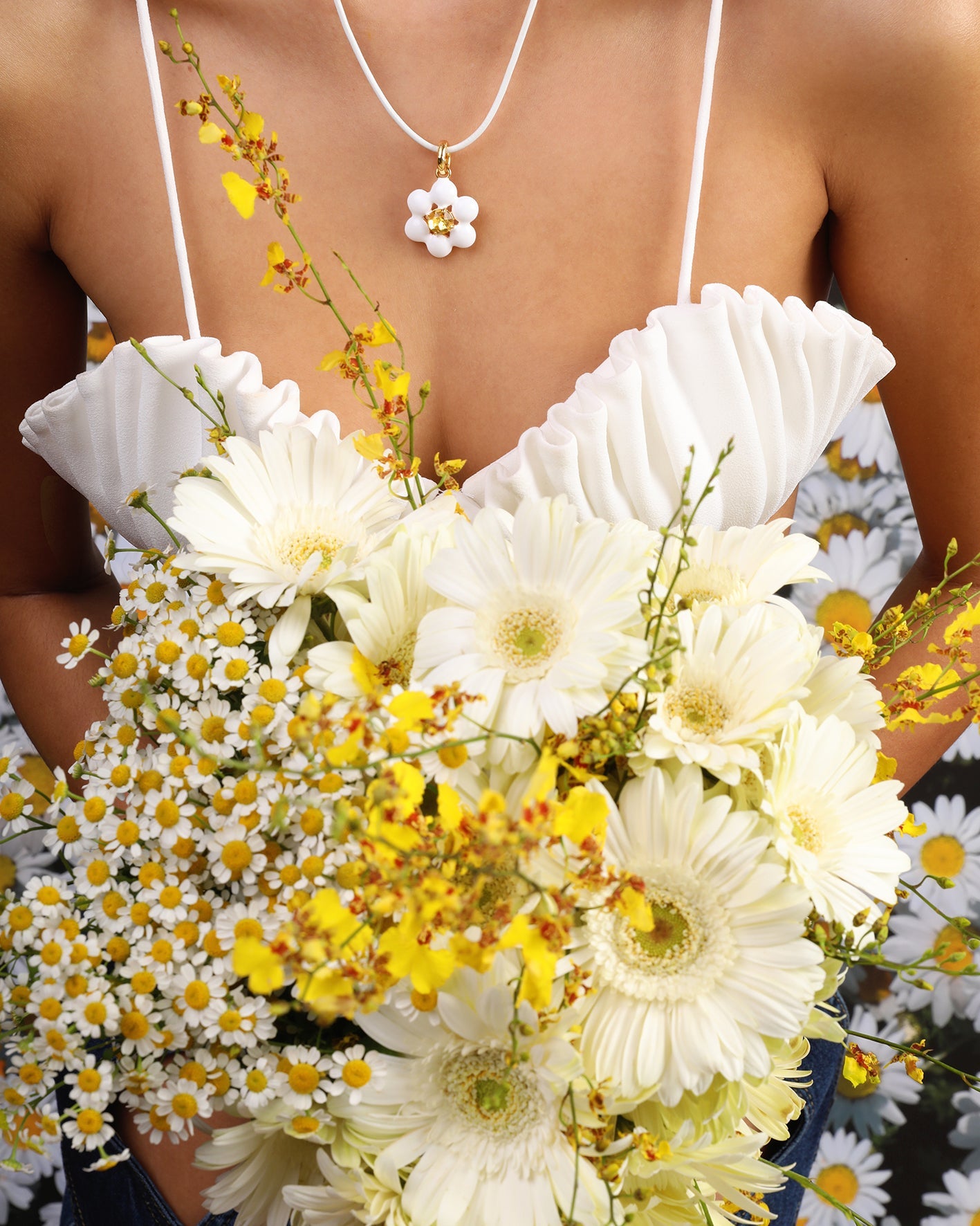 DAISY STRING NECKLACE